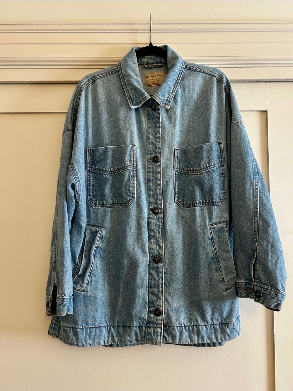 WE THE FREE FREE PEOPLE LIGHTWEIGHT OVERSIZED DENIM JACKET!!
